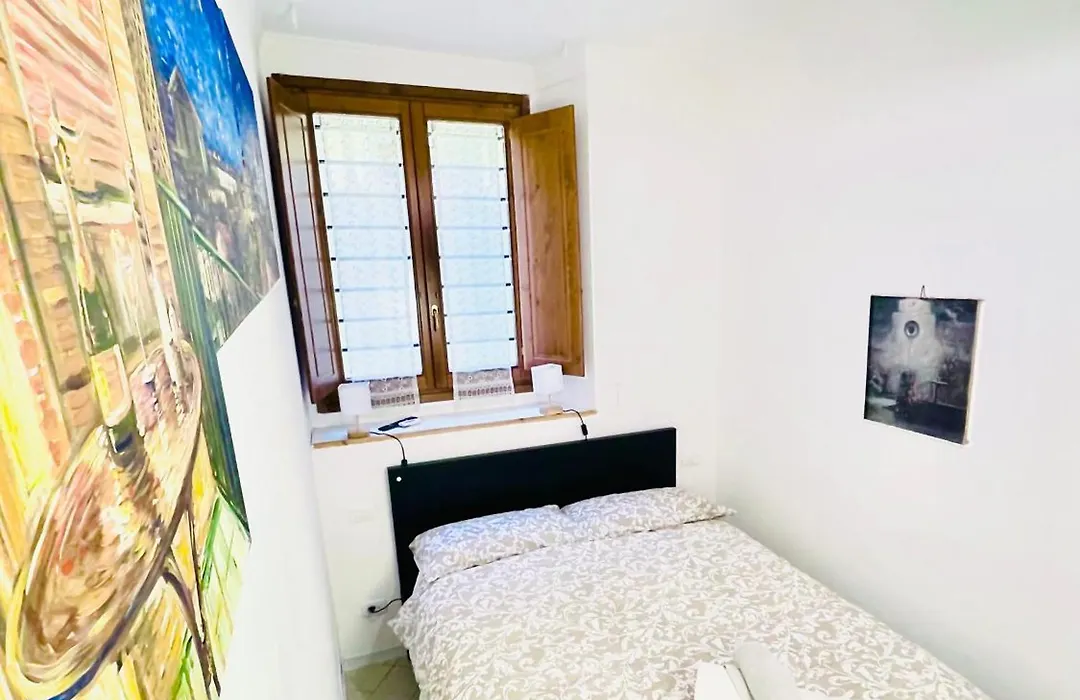 Tiny Apartment 8-1